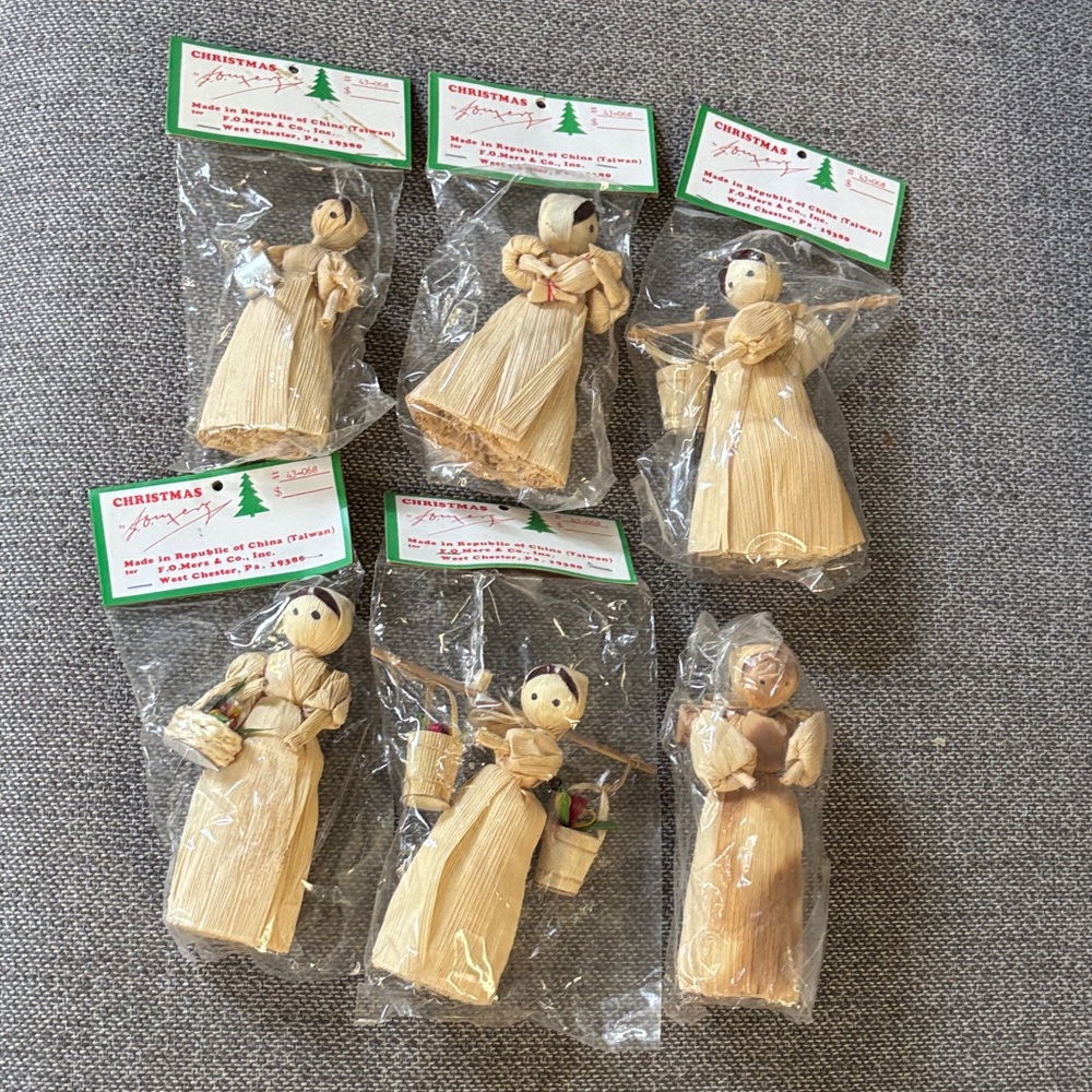 Vintage set of Six Corn Husk doll figures